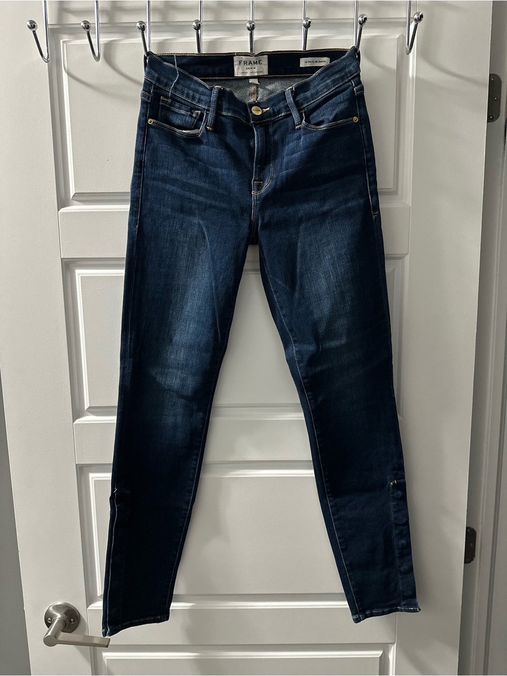 Frame Denim Women’s Skinny Jeans in Dark Blue